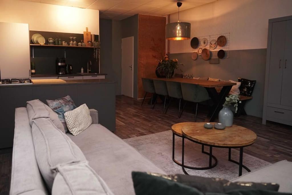 Ruim Appartement In Utrecht. Esterno foto